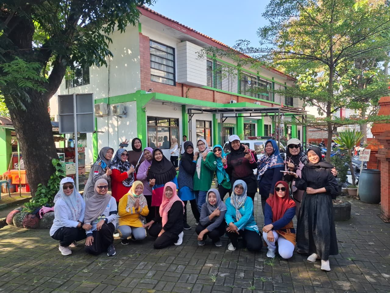 SENAM BERSAMA KARYAWAN DAN KADER KESEHATAN PUSKESMAS LARANGAN